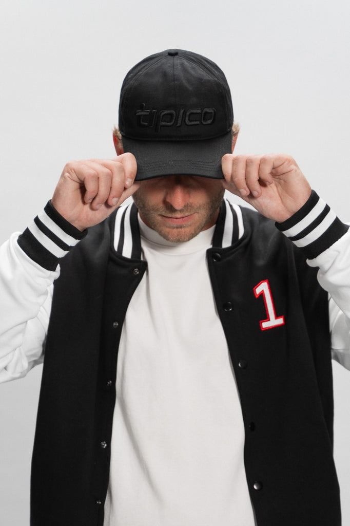 männliches Model mit Tipico Cap Original