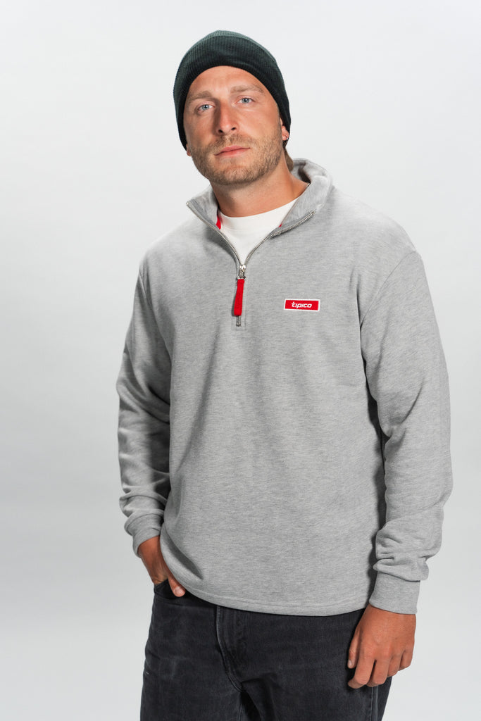 männliches Model mit Tipico Half Zipper